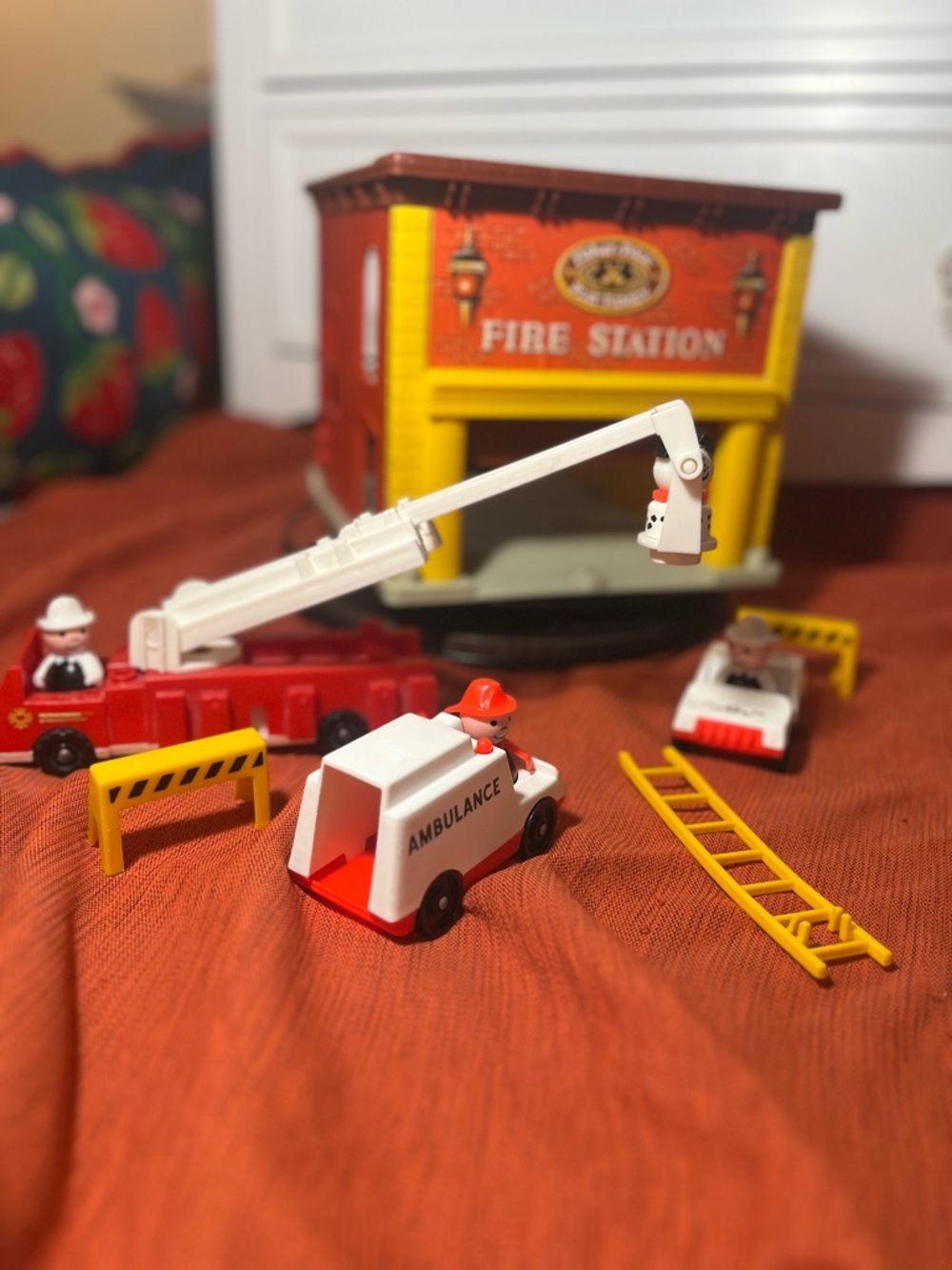 Vintage Fisher-Price Fire Station Playset with Red & Yellow Vehicles - Picture 2 of 5